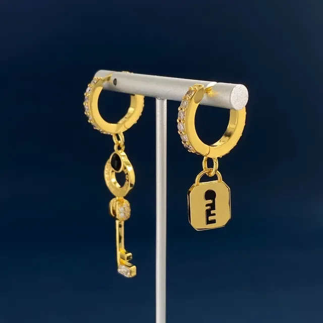 Fendi Lock & Key Boucles d'oreilles asymétriques en cristal et ónix doré 5
