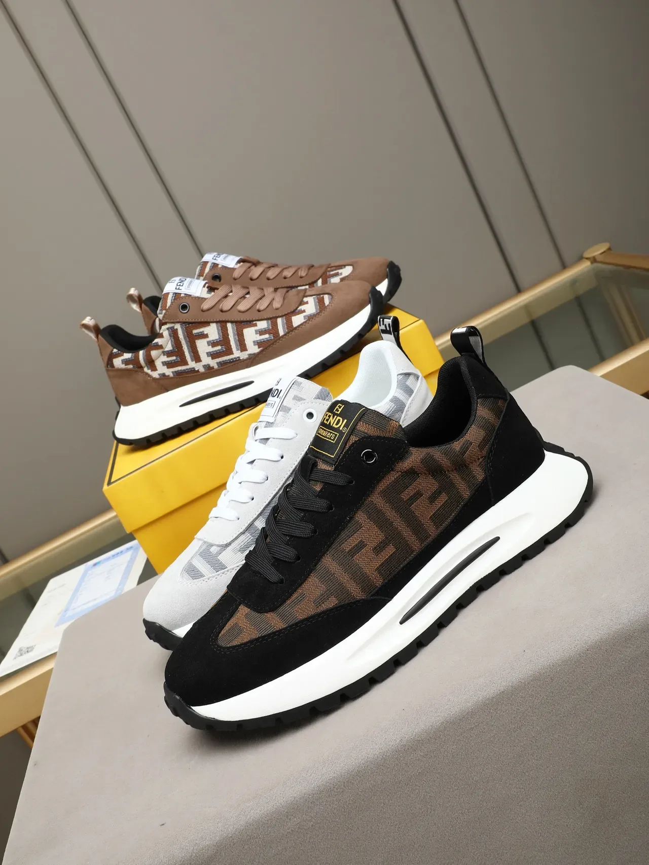 Fendi Runner বাদামি বেইজ FF Jacquard টেক্সটাইল সুয়েড ওভারলেস লাইফস্টাইল স্নিকার্স 2