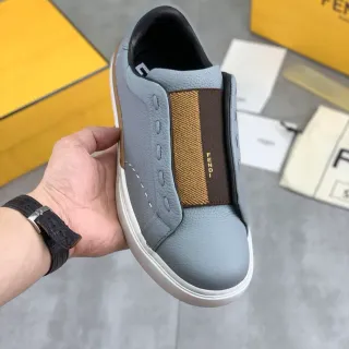 Fendi 灰棕色 套脚运动鞋 压纹皮革鞋面 生活方式运动鞋