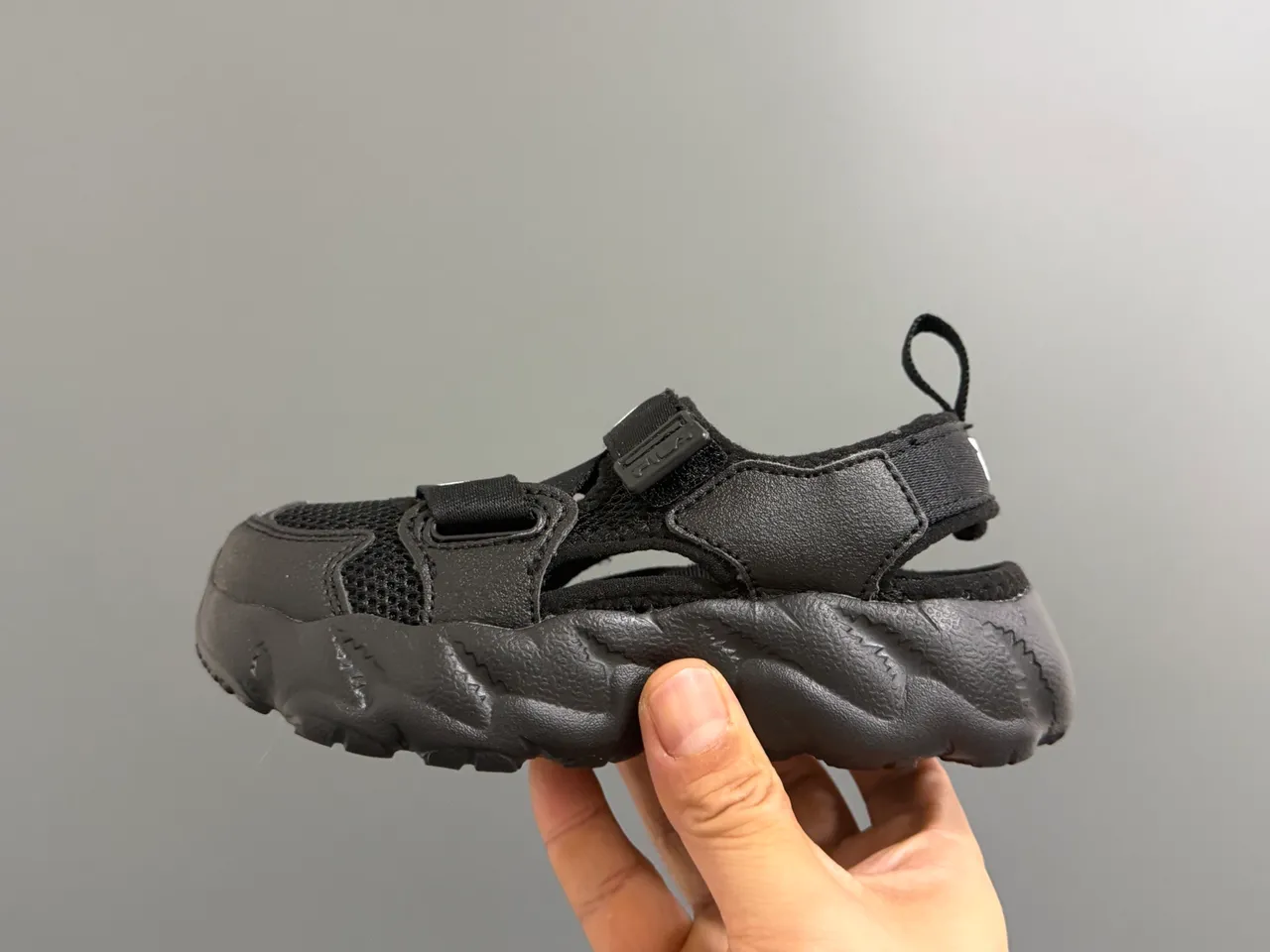 Fila Beige Black Chunky Sole Mesh-and-Synthetic Upper Casual Sandals 8