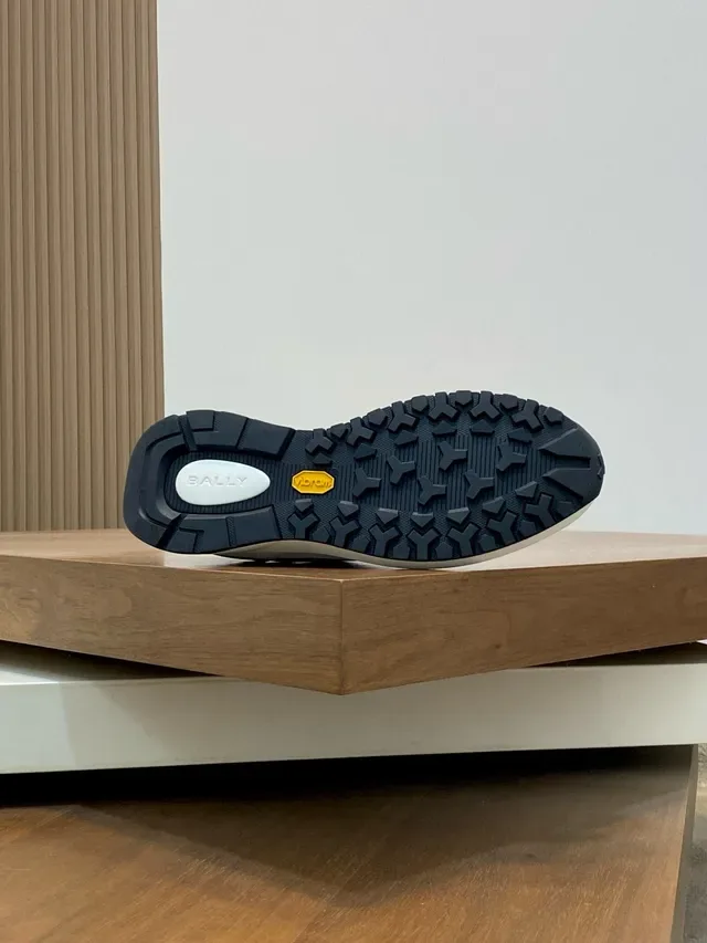 Bally Tênis Lifestyle Cinza Bordô Superior de Malha Painel Lateral Listrado 9