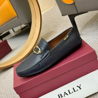 Bally Horsebit لوافر أزرق بحري جلد مقرّر إبزيم ذهبي لوافر