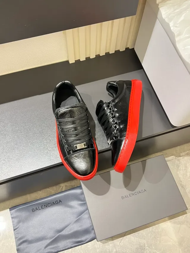 Sneakers casual cuir crinklé noir et rouge low-top 4