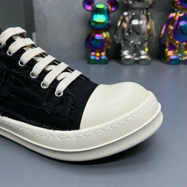 Black Beige Distressed Canvas Contrast Off-White Toe Cap Lifestyle Sneakers 3
