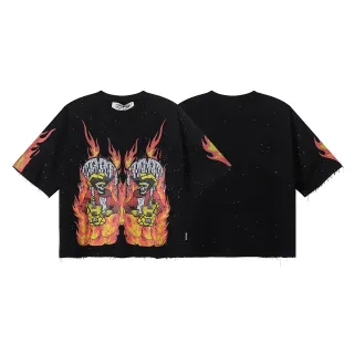 Camiseta oversize negra con estampado de calavera en llamas