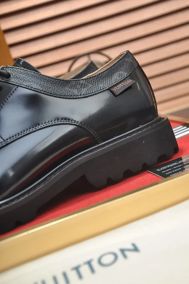 Chaussure Oxford en cuir noir brillant à bout cap 2