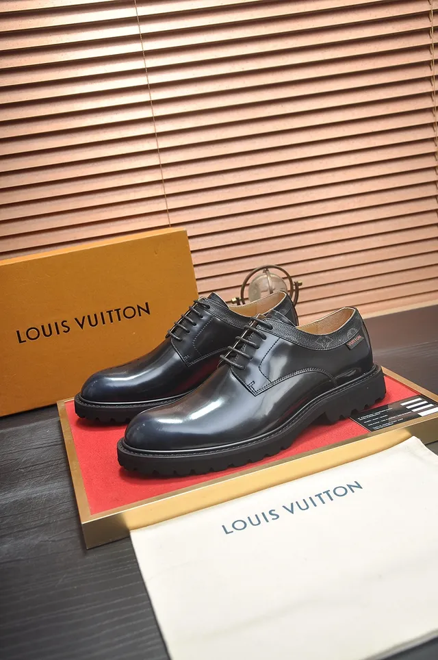 Chaussure Oxford en cuir noir brillant à bout cap 4