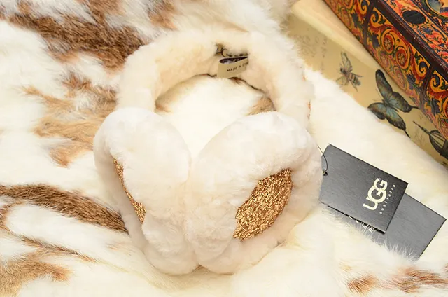Bonnet à bandeau noir et or fluffy faux fur glitter-accented 6
