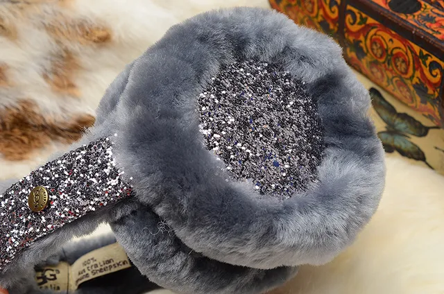 Bonnet à bandeau noir et or fluffy faux fur glitter-accented 11