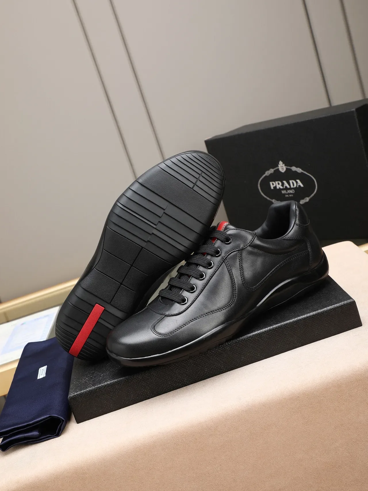 Black Leather Lace-Up Casual Shoe 4