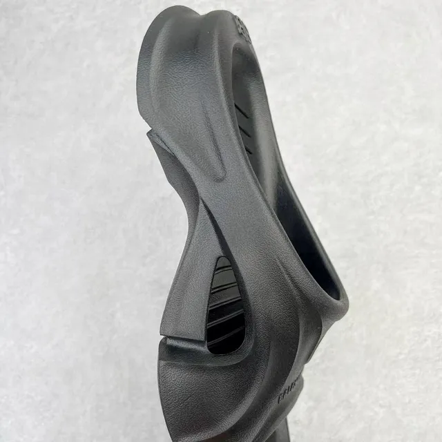 Black Molded Monolithic Sculpted Cutout Slippers 5