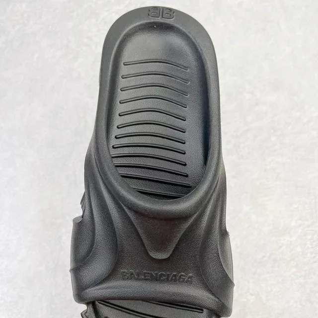 Black Molded Monolithic Sculpted Cutout Slippers 6