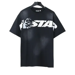 Camiseta negra oversize con estampado gráfico