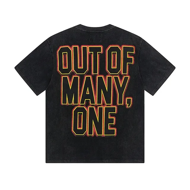 Camiseta preta oversized com estampa gráfica 3