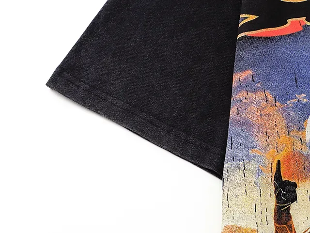 Camiseta preta oversized com estampa gráfica 12