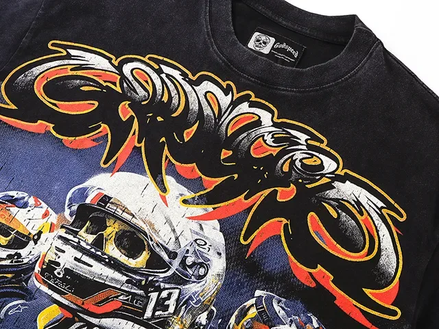 Camiseta preta oversized com estampa gráfica 14