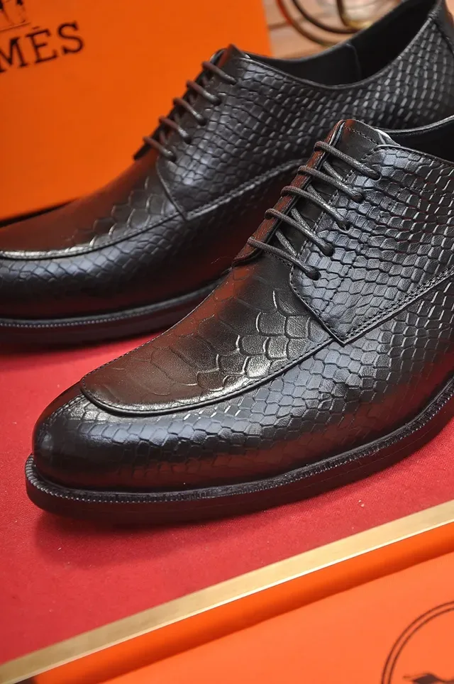 Black Snake-Embossed Cap Toe Oxford Shoes 2