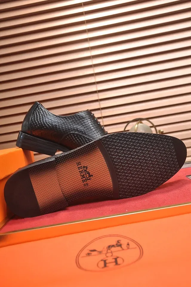 Black Snake-Embossed Cap Toe Oxford Shoes 3