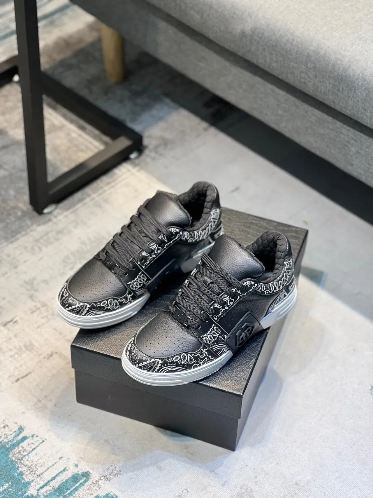 Black White Leather Upper Quilted Padded Collar Sneakers 5