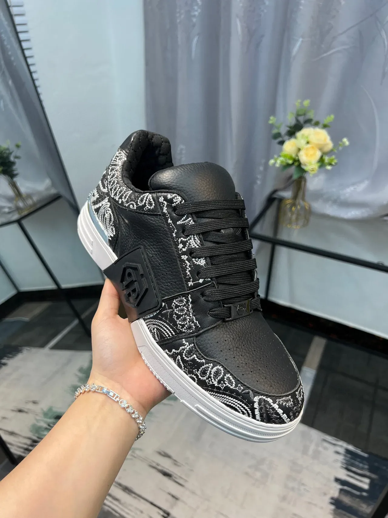 Black White Leather Upper Quilted Padded Collar Sneakers 6