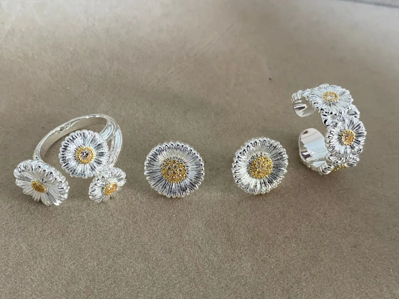 Buccellati Silver Gold Floral Motif Three-Dimensional Daisies Ring 8