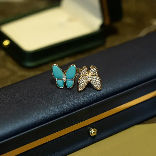 Bagues motif papillon pavé cristal et émail turquoise 2