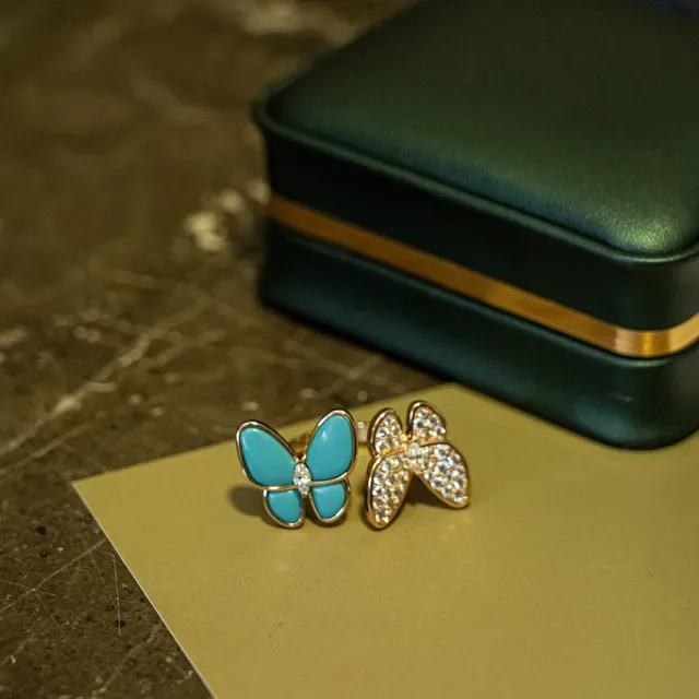 Bagues motif papillon pavé cristal et émail turquoise 3