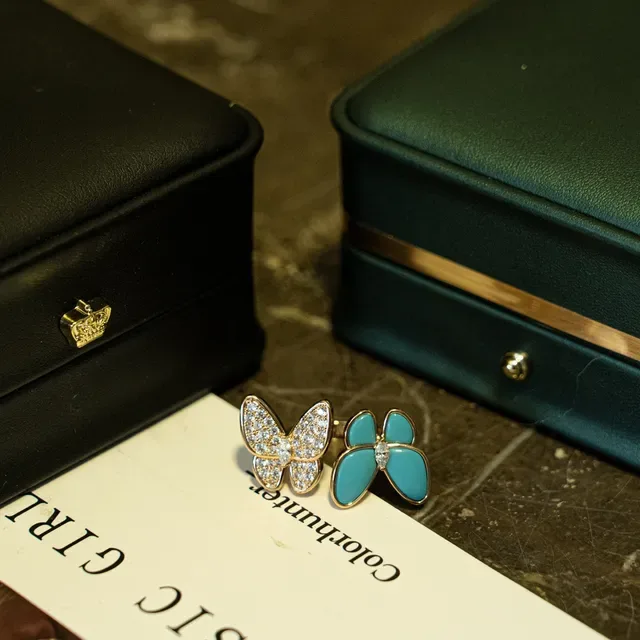 Bagues motif papillon pavé cristal et émail turquoise 6