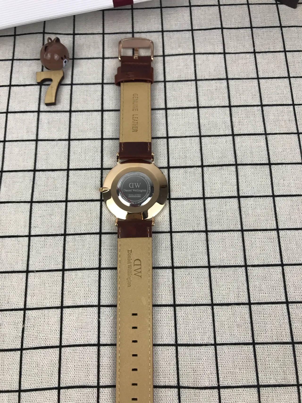 Daniel Wellington क्लासिक मिनिमलिस्ट भूरी चमड़े की पट्टी क्वार्ट्ज घड़ी 2