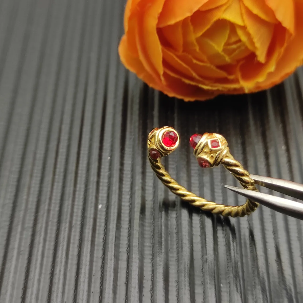 David Yurman Cable Classics anel de ouro vermelho com faixa torcida aberta nas extremidades 5