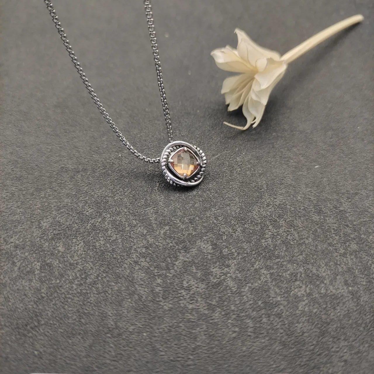 David Yurman Cable Collection Amber Stone Circular Pendant Necklace 6
