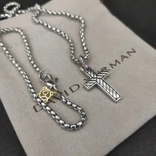 David Yurman Collier Argent et Or Pendentif Croix Texturée Chaîne Cable-Link