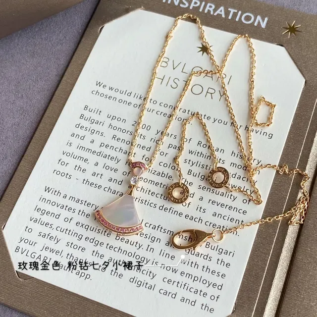 Divas’ Dream Fan-Shaped Mother-of-Pearl and Pink Gemstone Necklace 3