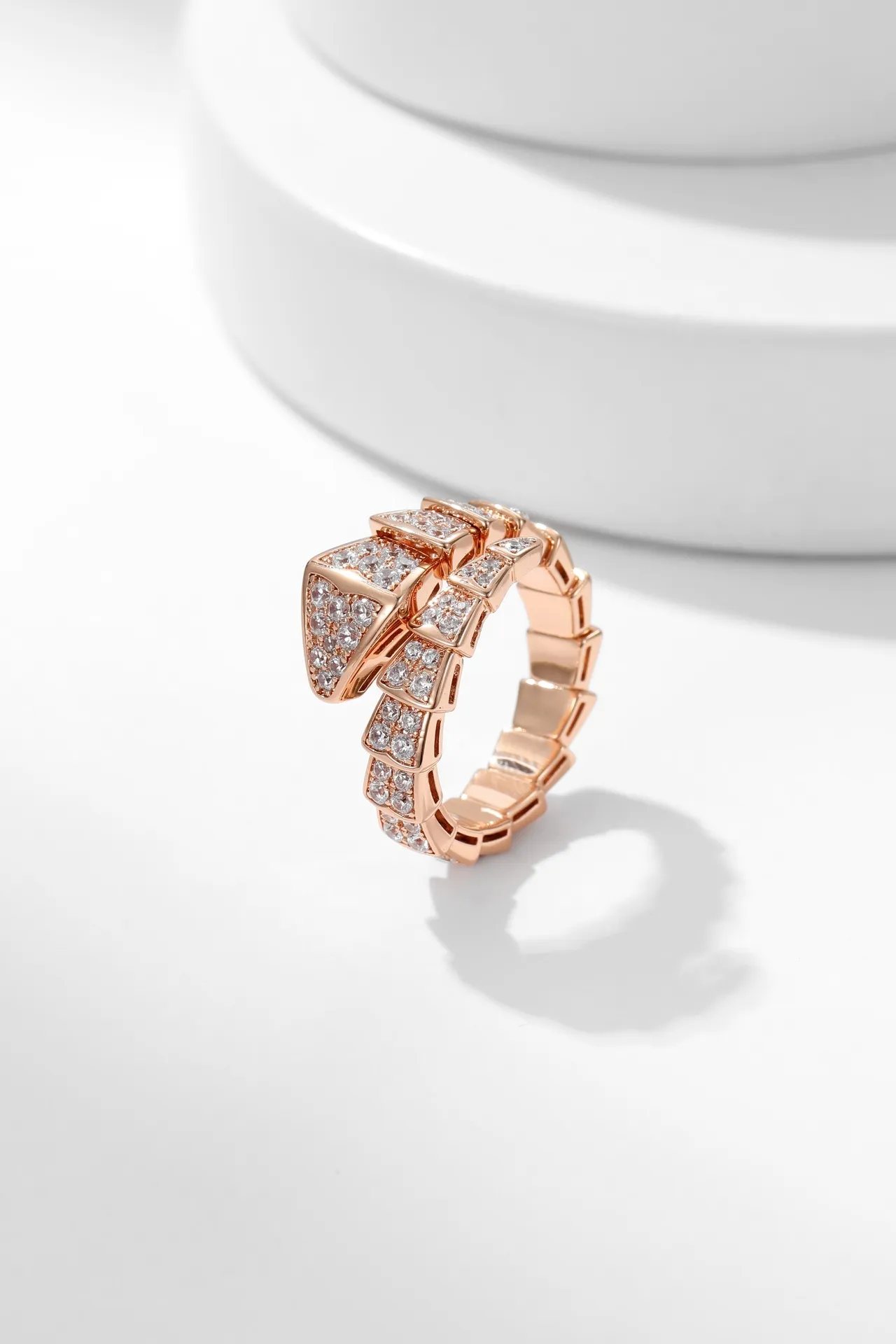Boucles d'oreilles sculpturales pavé géométriques à double ton 9
