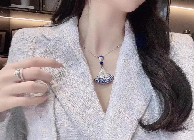 Fan-Shaped Gradient Blue Sapphire and Pavé Diamond Pendant Necklace 6