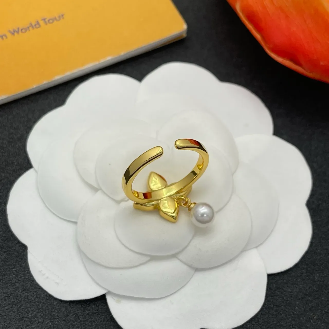 Anel floral pavé pérola pendente dourado 4