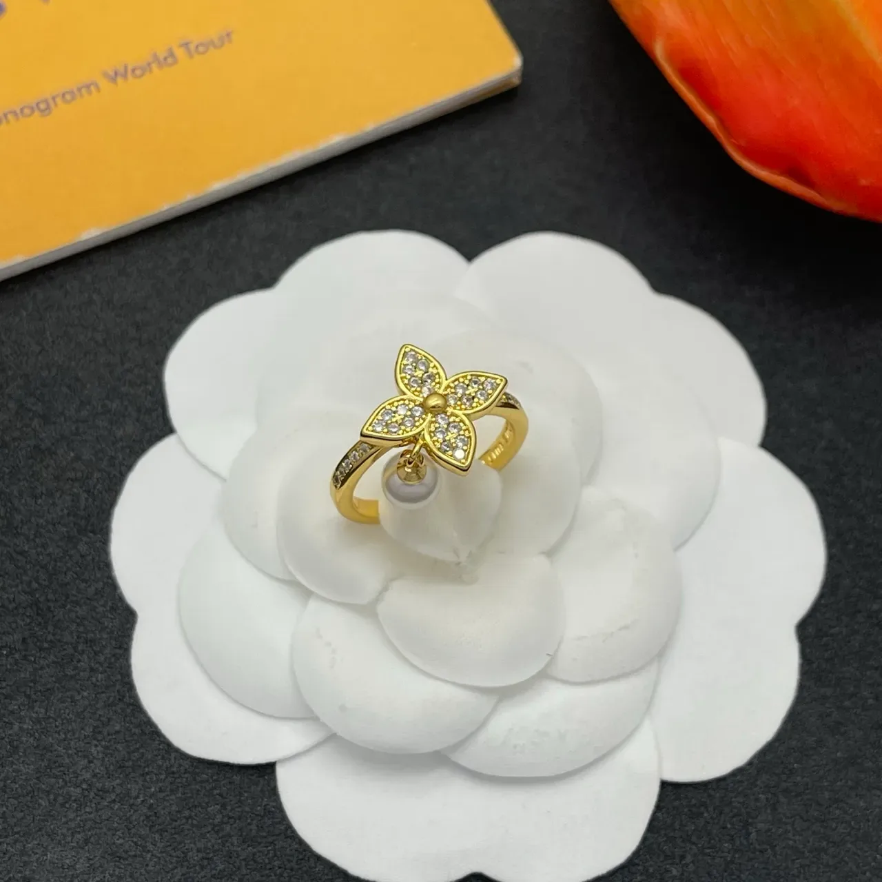 Anel floral pavé pérola pendente dourado 8