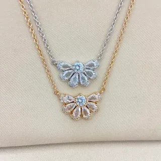 Colliers avec pendentif floral de cristal en or et argent