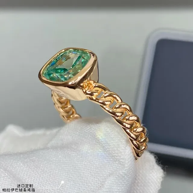 Gold Chain-Link Band Cushion-Cut Green Gemstone Statement Ring 5