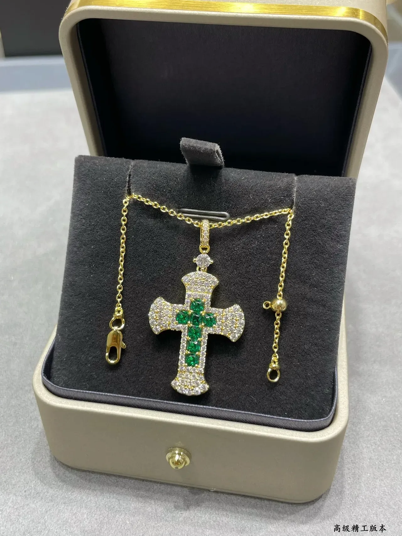 Collier pendentif en croix doré vert pavé-set piedras transparentes 3