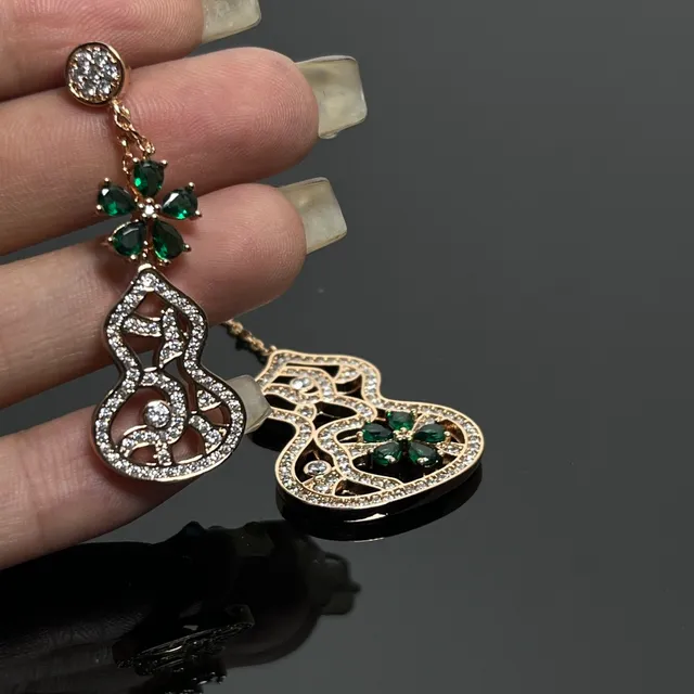 Gold Green Filigree Pavé-Set Clear Stones Earrings 3
