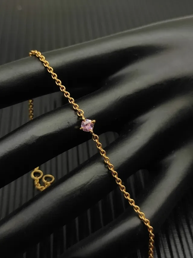 Pulsera de cadena de eslabones trenzados de oro rosa con un solo corte cuadrado de gema 6