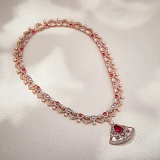 Collier de chaîne à maillons géométriques en or rouge avec diamants Pavé-Set