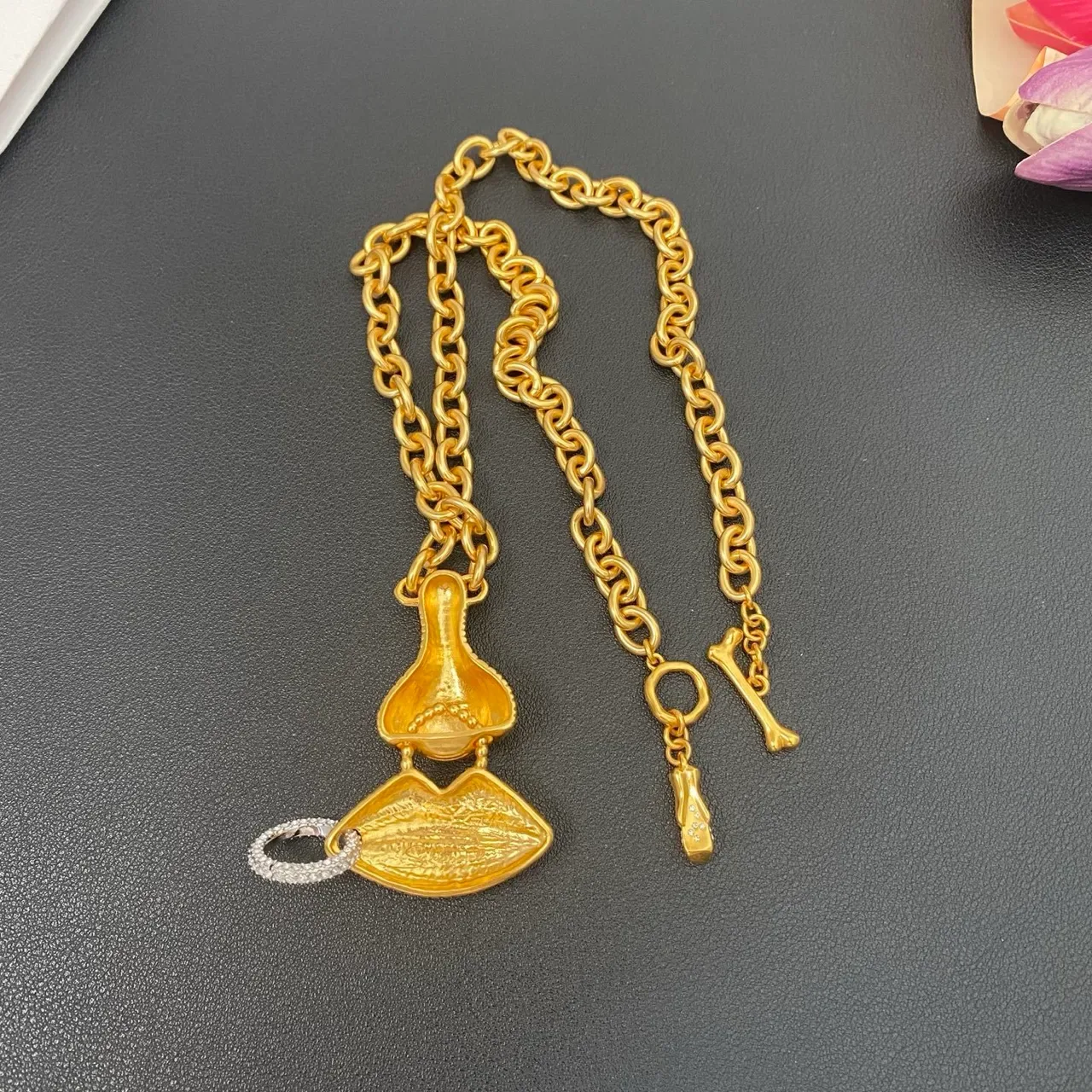 Chaîne Curb-Link en or et argent pendentif sculpté nervuré collier 6