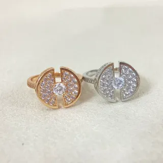 Gold Silver Split-Circle Motif Pavé-Set Stones Ring — catalogue photo via WWTop Yupoo