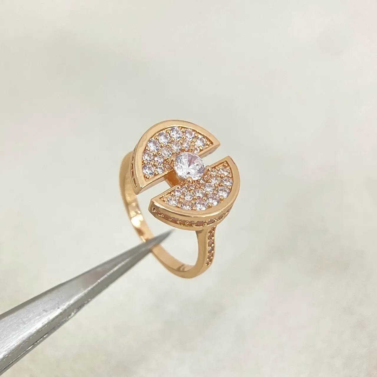 Gold Silver Split-Circle Motif Pavé-Set Stones Ring 4