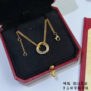 Collier d'anneaux interlocking doubles en or doré Pavé