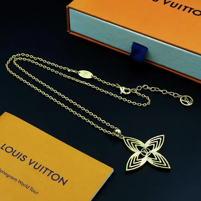 Gold-Tone Geometric Quatrefoil Openwork Pendant Necklace 9