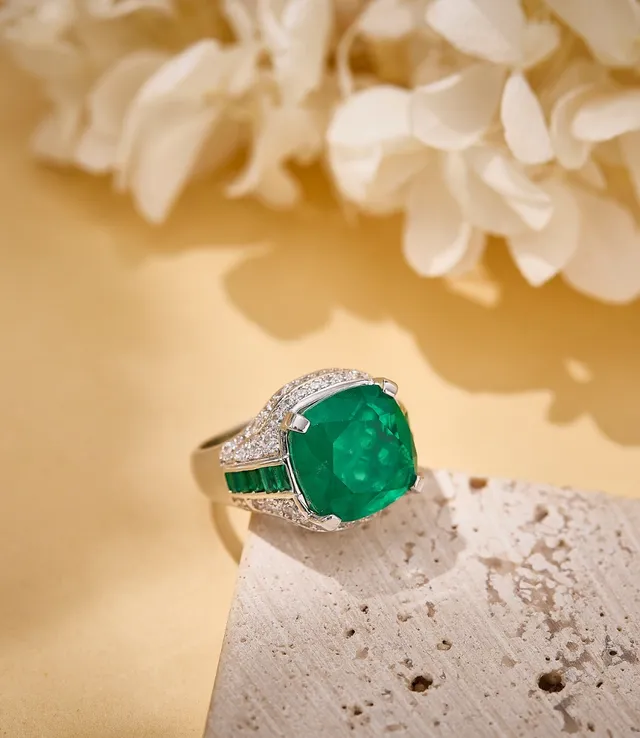 Anillo Halo Diamante Pavé con Esmeralda Central en Corte Cushion-Cut de Plata Verde 5