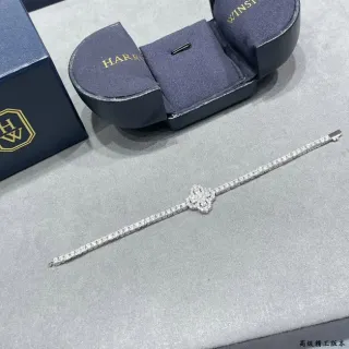 هاري وينستون إسورة الماس كواترفول باڤيه